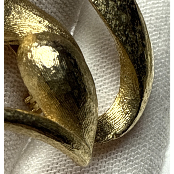 MCM Fox Pin Brooch Gold Tone Blue Rhinestone Eyes Dog Fennec - Picture 11 of 11